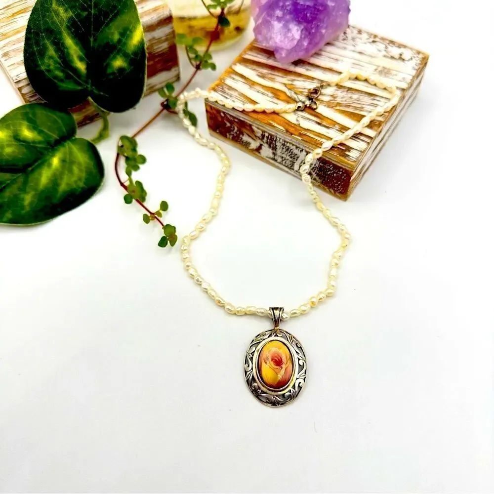 Vintage Jezlaine Porcelain Rose Pendant Freshwater Pearl Necklace